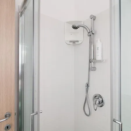 Love Is In The Air - By Myhomeincomo 코모