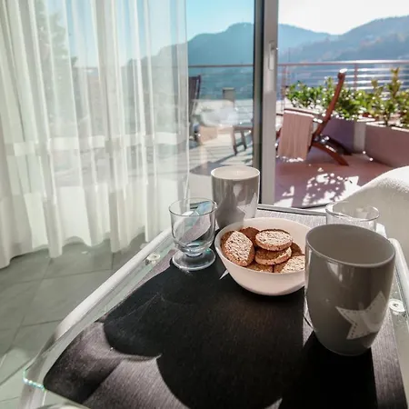 Love Is In The Air - By Myhomeincomo Apartment Como