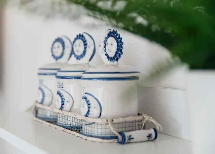 Love Is In The Air - By Myhomeincomo Daire