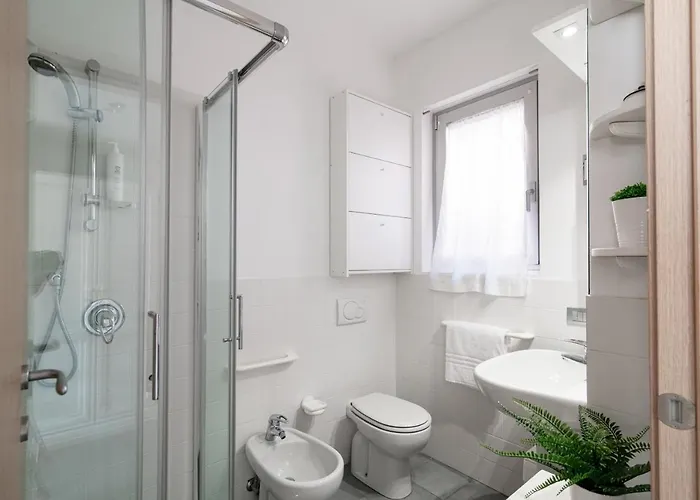 Love Is In The Air - By Myhomeincomo Daire Como