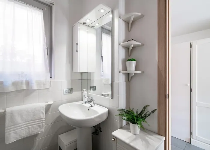 Love Is In The Air - By Myhomeincomo * Como