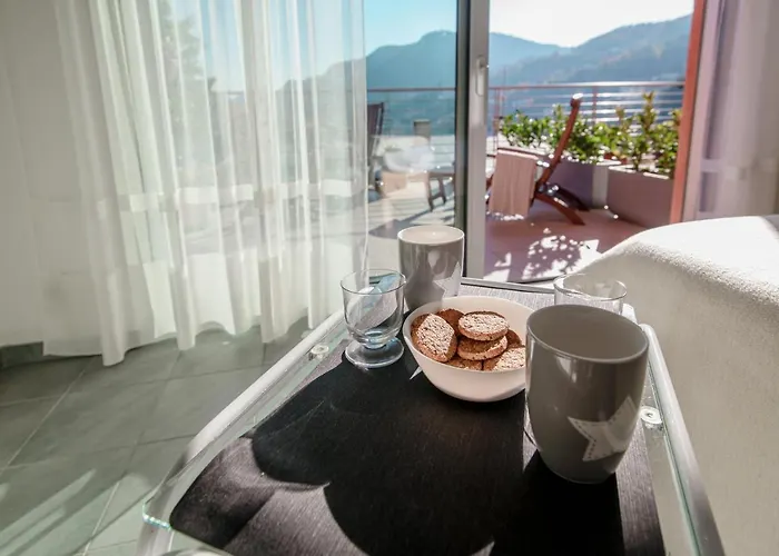 Love Is In The Air - By Myhomeincomo Daire Como